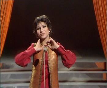Esther Ofarim in the show Frost on Sunday