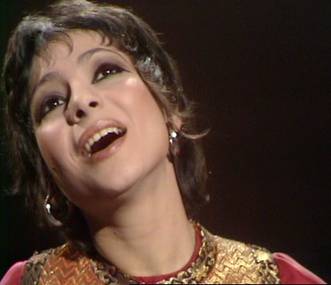 Esther Ofarim in the show Frost on Sunday