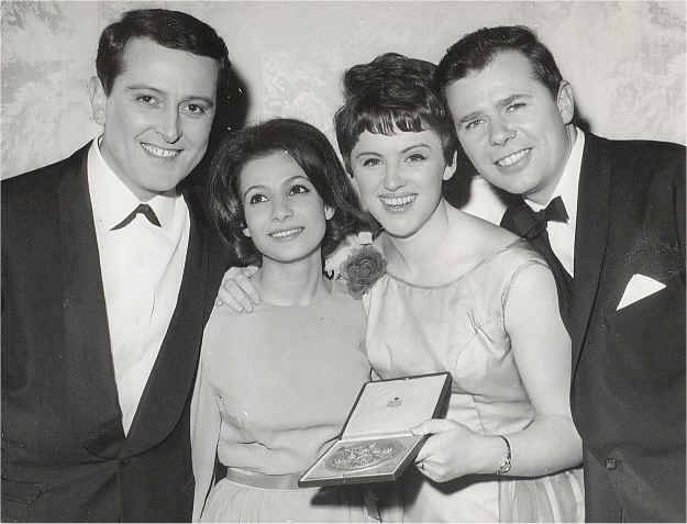 Esther Ofarim surrounded by the winners from Denmark
