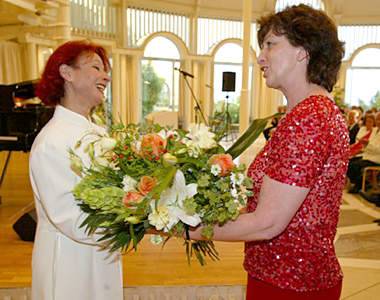 Esther Ofarim & Karin Clement - picture taken by www.gala.de  Sebastian Dren
