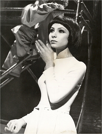 Esther Ofarim - singing "Saturday night at the world"